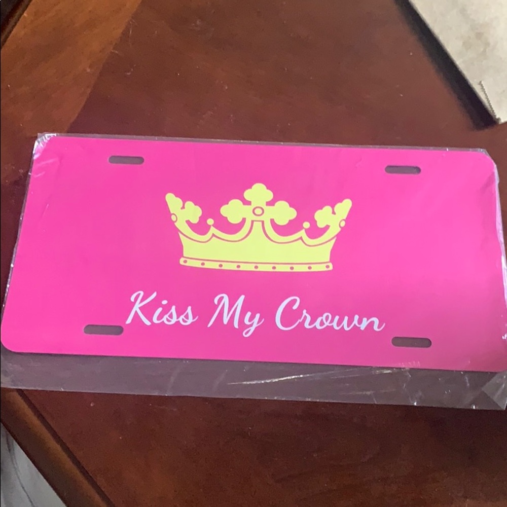 Kiss my crown license plate